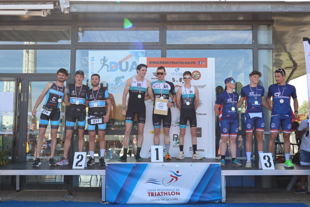 Podium - Equipes masculines qualifiés en D3 Triathlon